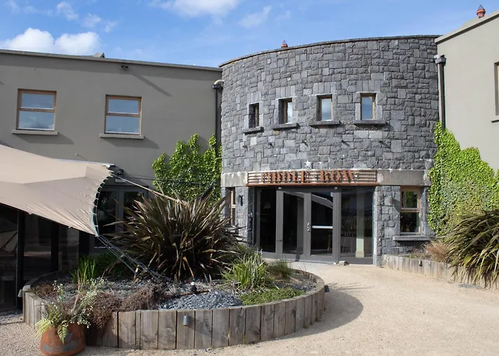 Fiddle + Bow Hotel Doolin