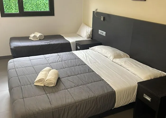 6 Bis HOTEL Castelldefels