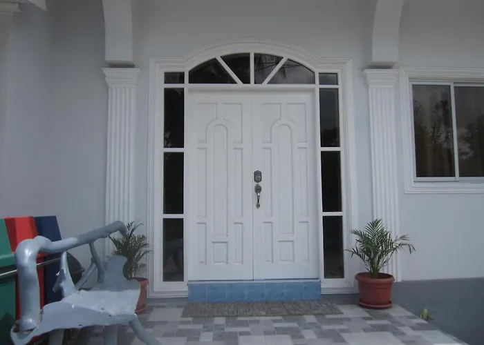 Isaguirre'S Pension House Baler