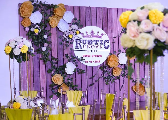 Rustic Crown Hotel Alaminos