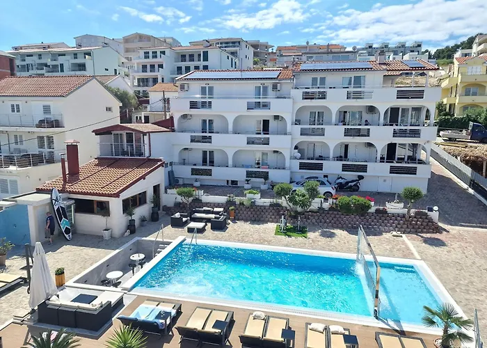 Luxury Apartments Silva With Sea View Okrug Gornji
