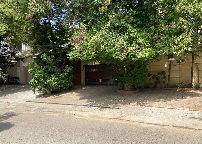 E Lodge Islamabad
