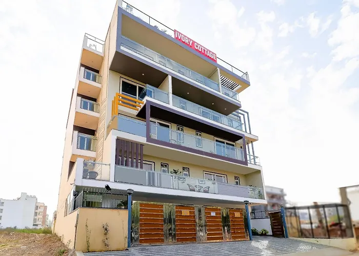 Treebo Rejoice 52 - 3Km From Huda City Metro Station Badshahpur