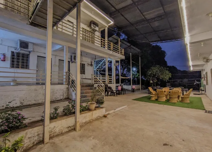 V J Farmstay Garudeshwar