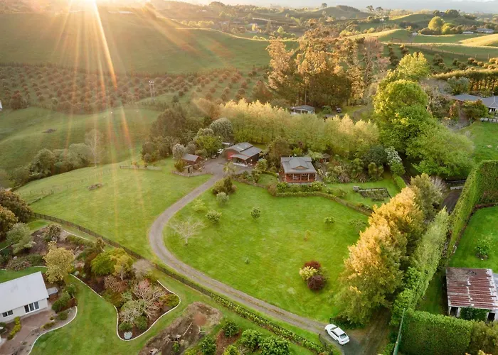 Swiss-Kiwi Cottage And Retreat, B&B Tauranga