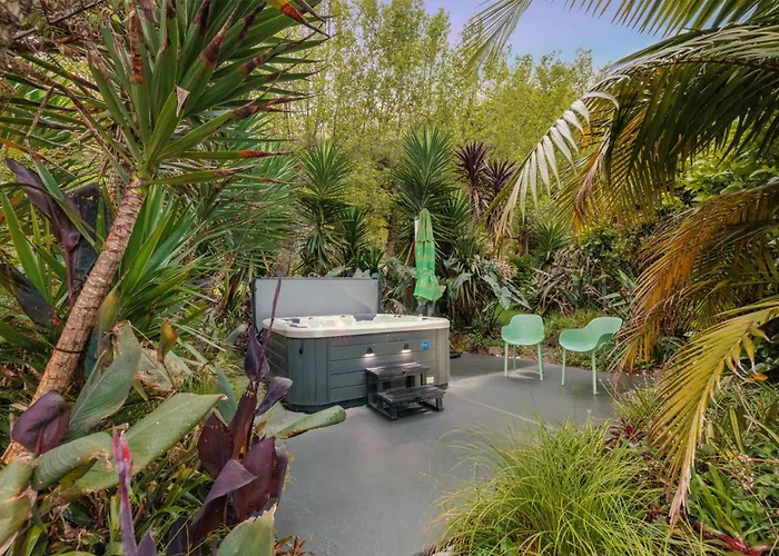 Swiss-Kiwi Cottage And Retreat, B&B Tauranga