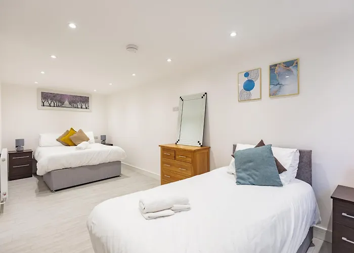 Pembroke Heights Aparthotel Chatham 