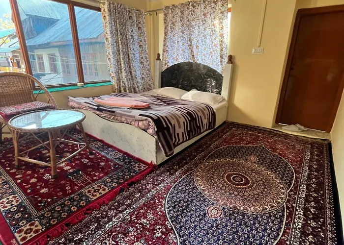 Pine Brooke Pahalgam Hotel