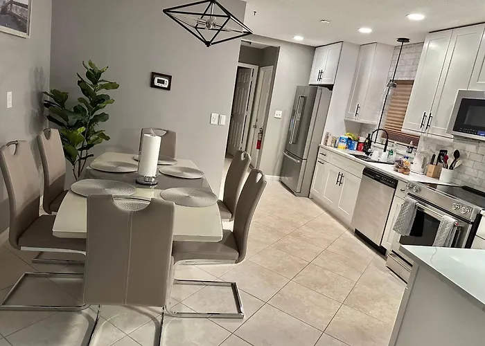Elles Place Fort Lauderdale