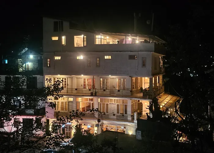 Drifters Cafe, Bar & Inn By The Hidden Tribe Manali 