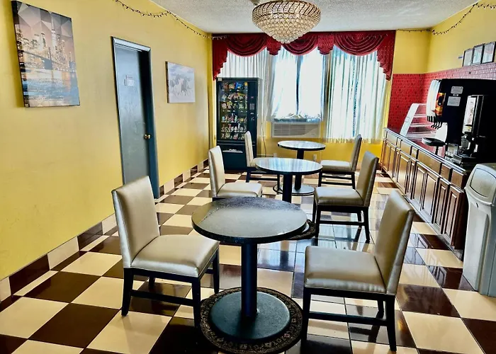 Town House Inn And Suites Elmwood Park