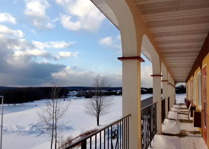 Hotel Motel Le Chateau Lac-Mégantic