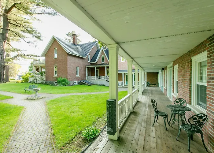 Manoir Sweetsburg Hotel Cowansville