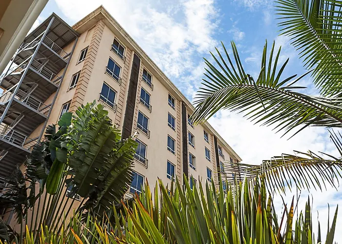 Three Steers Hotel Meru