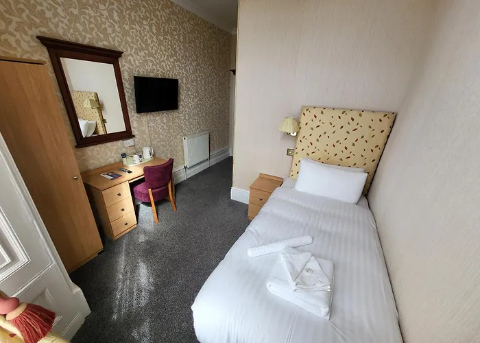 Cliffe Norton Hotel Tenby