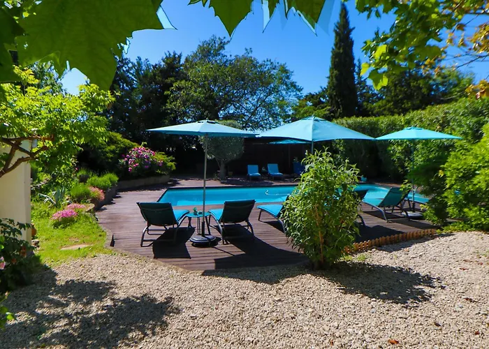Le Mas de Bertagne studio kitchenette terrasse piscine Gémenos