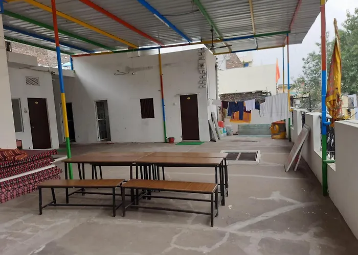 Agrawal Guest House, Mahismati Marg,Sakhipura, Ujjain