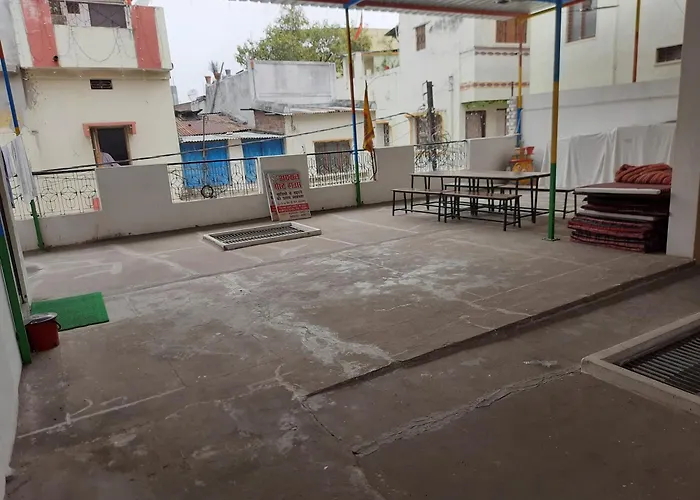 Agrawal Guest House, Mahismati Marg,Sakhipura, Ujjain