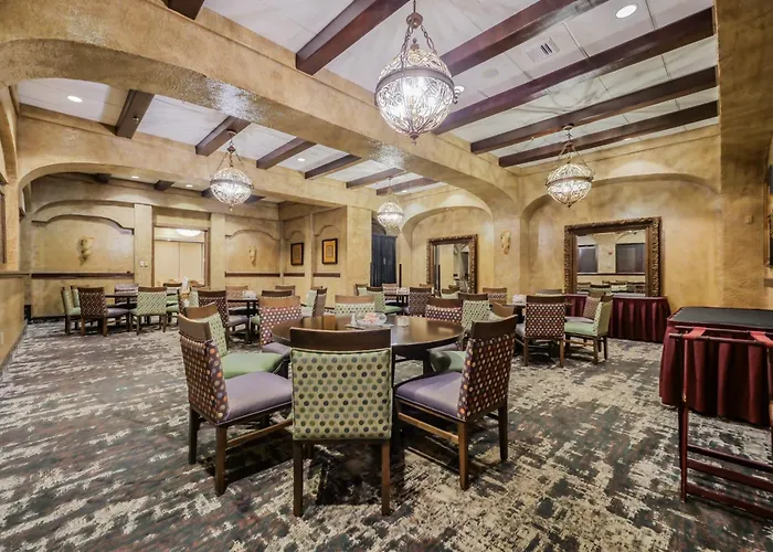 Crowne Plaza Cleveland Airport By Ihg Hotel Middleburg Heights