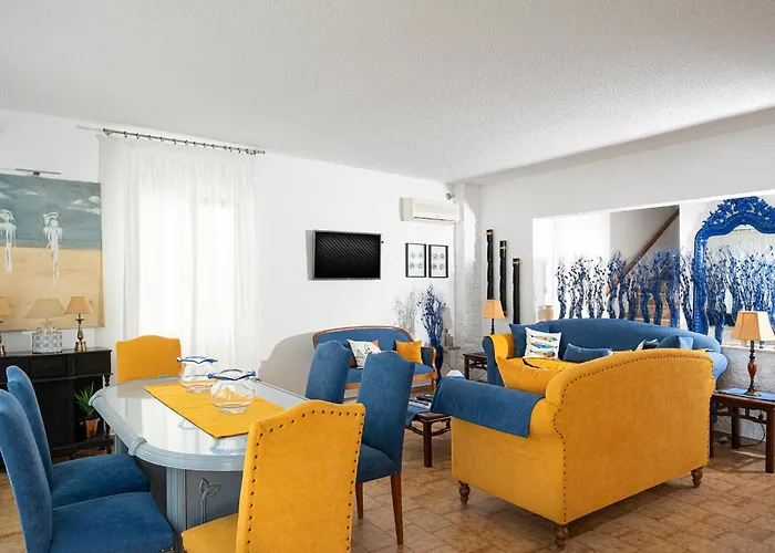 Milos Inn Adamantas