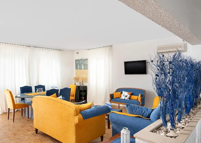 Milos Inn Adamantas