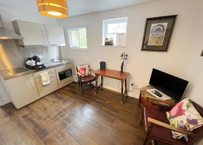 Maids Guest Rooms Kew
