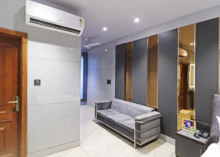 Hotel Preet Inn 05 Mints Walking Distance Nizamuddin Railway Station New Delhi