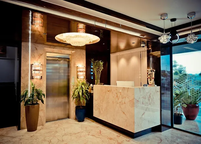 Hotel Golden Riviera Mysore