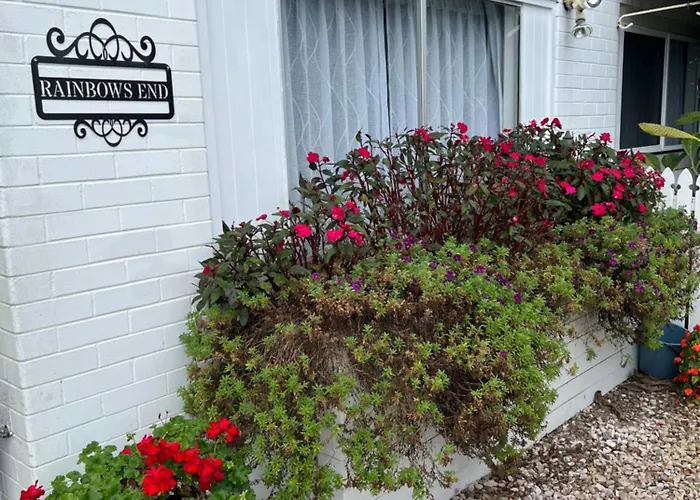 Rainbows End Hotel Redcliffe
