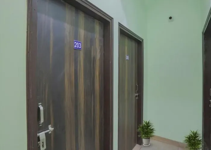 Dream Bed Hotel Noida