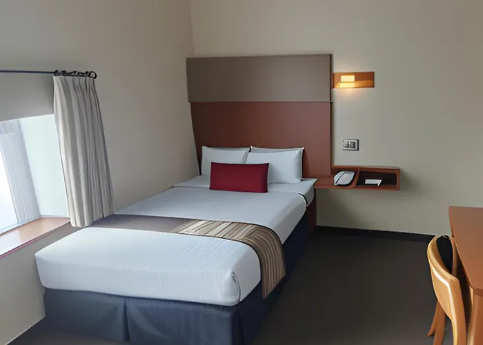 Golden Lion Hotel Rugby