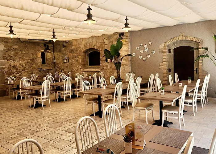 Hotel Castell Blanc Empuriabrava