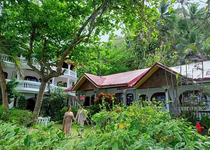Blue Crystal Beach Resort Puerto Galera