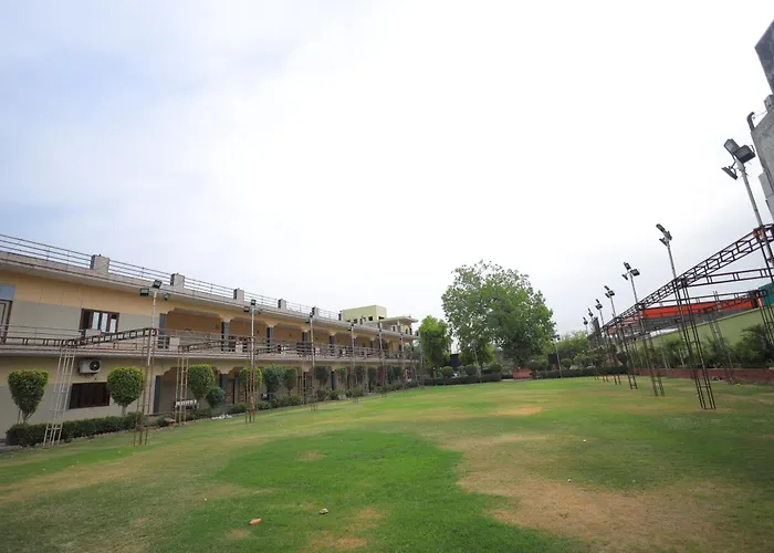 Hotel Mukund Priya- Near Krishna Janam Bhoomi Mathura
