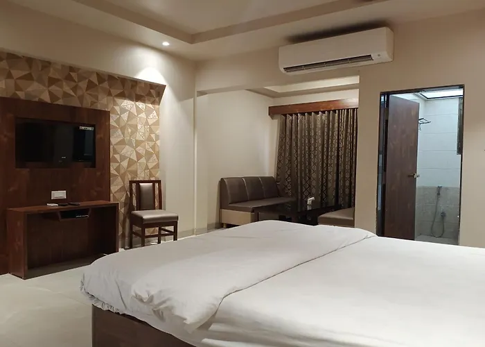 Hotel Apratim Lodging & Boarding Ulhasnagar