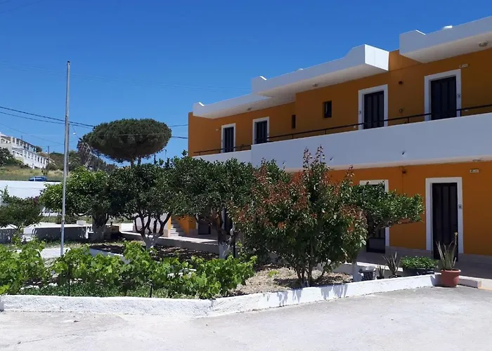 Manolis Studios Kefalos 