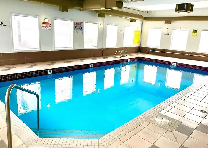 Super 8 By Wyndham Hinton-Free Breakfast,Wifi,Parking Hotel