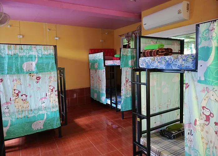 เรืองศรีศิริ เกสเฮาส์ Hotel สุโขทัย