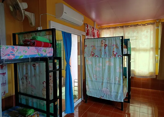 เรืองศรีศิริ เกสเฮาส์ Hotel สุโขทัย