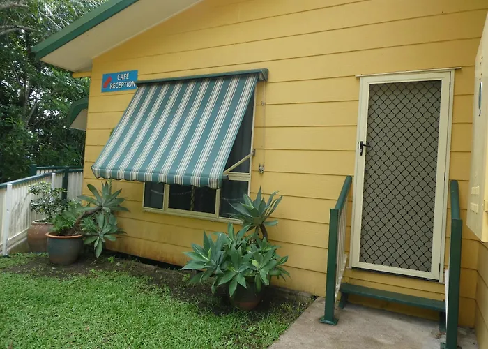 Vista Hinchinbrook Aparthotel Cardwell
