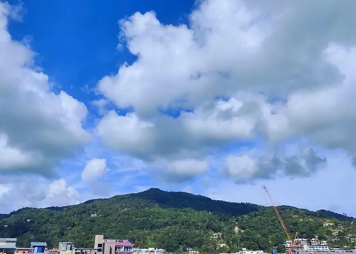 Hill View Lodge Patong