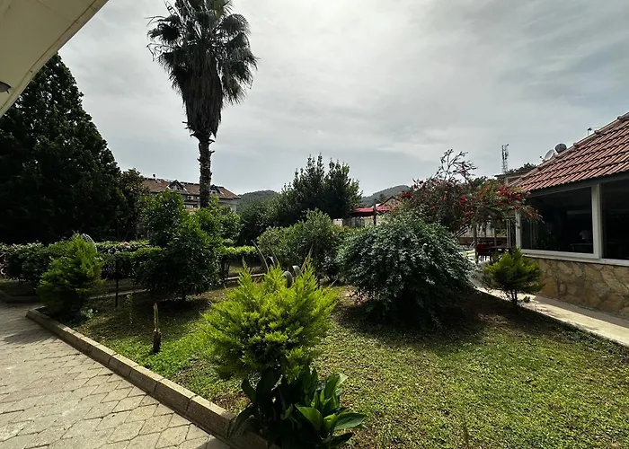 Carmina Hotel Ovacik 