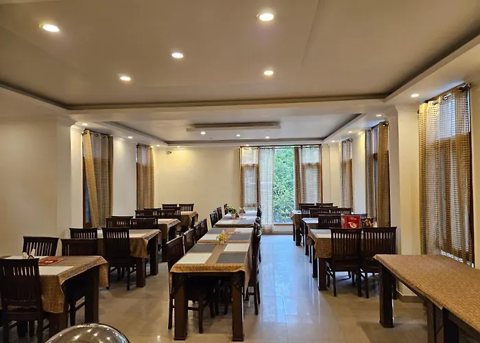 Hotel Aakash Regency Manali 