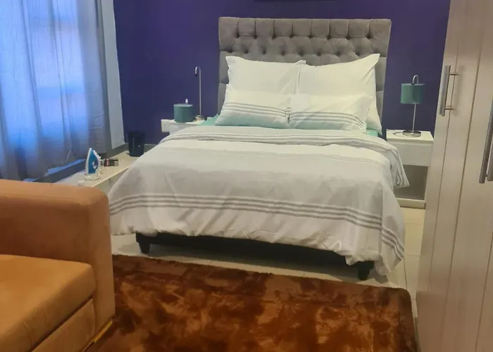 Home Stay Accommodation Goodwood Cape Town