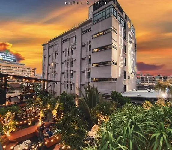 Letana Hotel Samuprakarn กรุงเทพมหานคร