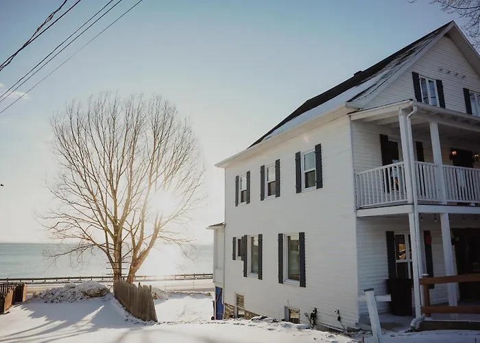 Les Pinsons Des Rives Bed & Breakfast La Malbaie