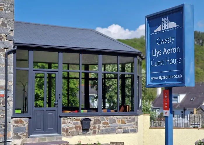 Llys Aeron "The Little Hotel" Aberaeron