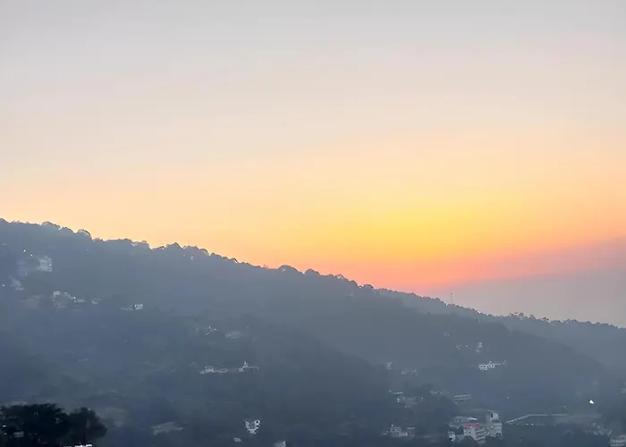 Surya Regency Premium 3 Km Before Mall Road Kasauli