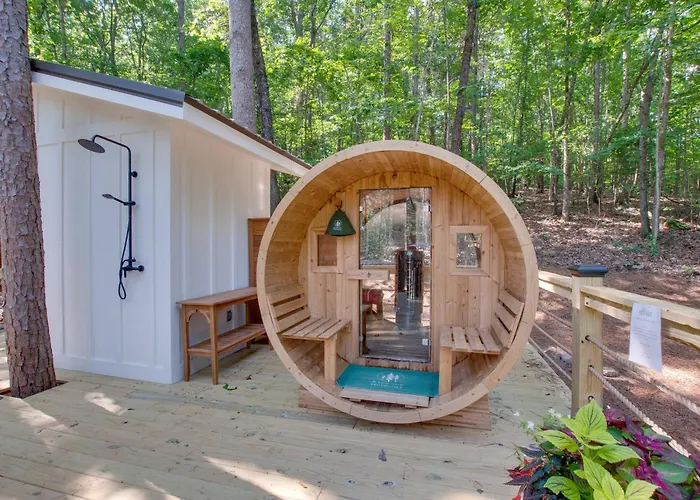 Willow Luxury Treehouse Near Lake Guntersville Scottsboro