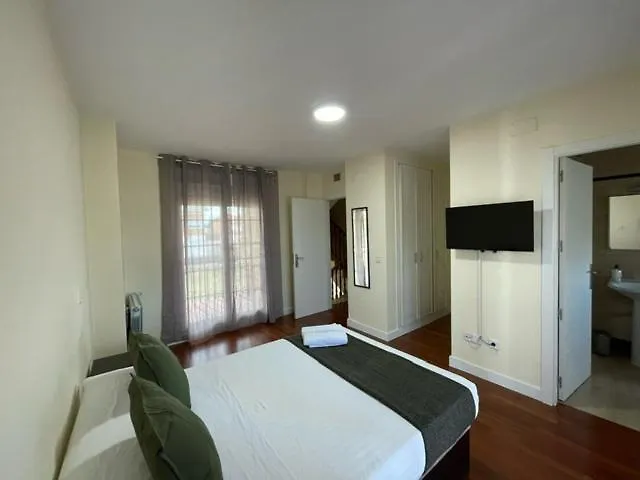 Chalet Pension Rooms Abril Madrid